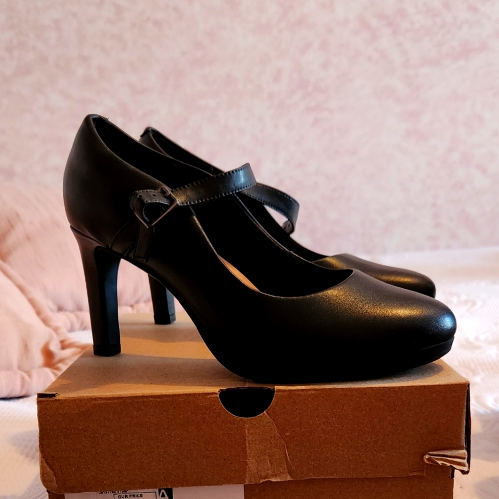 BRAND NEW MARY JANES
